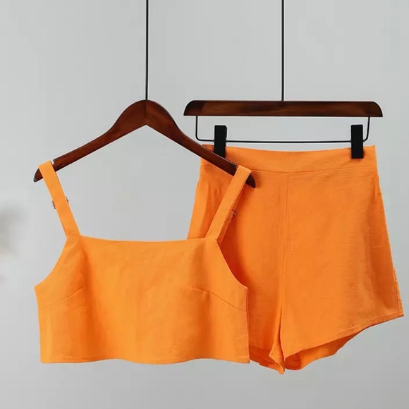 Shorts and crop top two piece set. - Picture 3 of 8